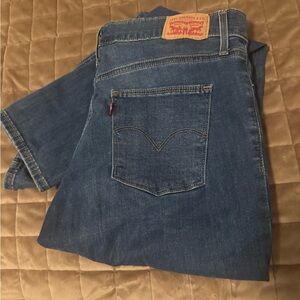 Levi's Women's Shaping Skinny  Blue Jeans